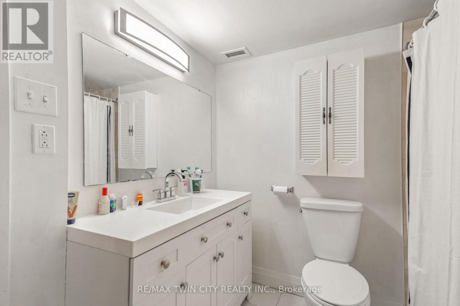 #207 9 BONHEUR COURT - 23