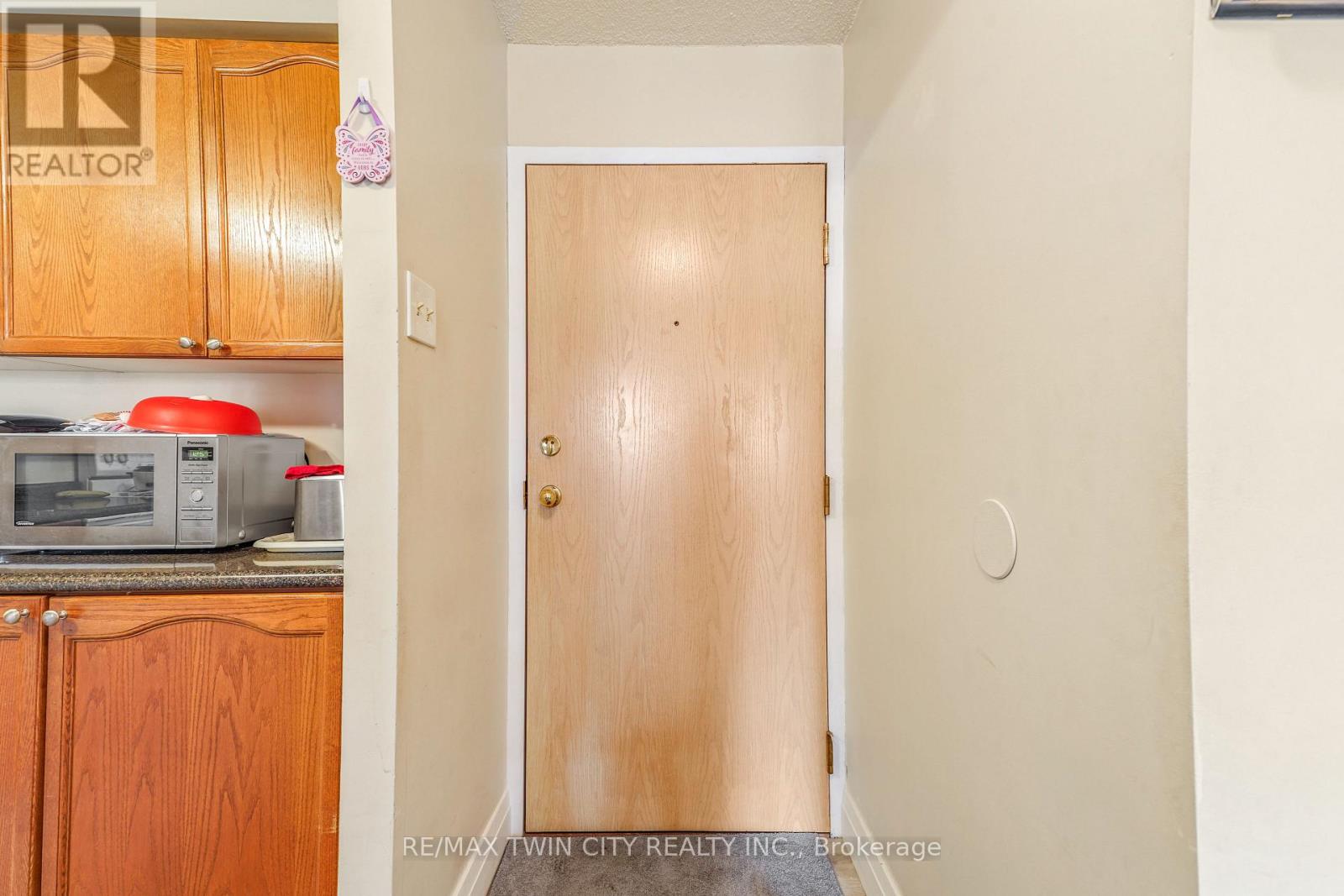 #207 9 BONHEUR COURT - 9