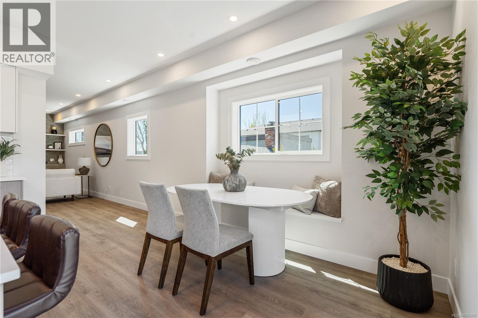 1 921 Dale Street, Saanich