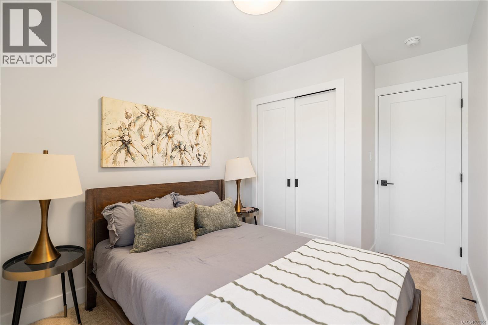 1 921 Dale Street, Saanich