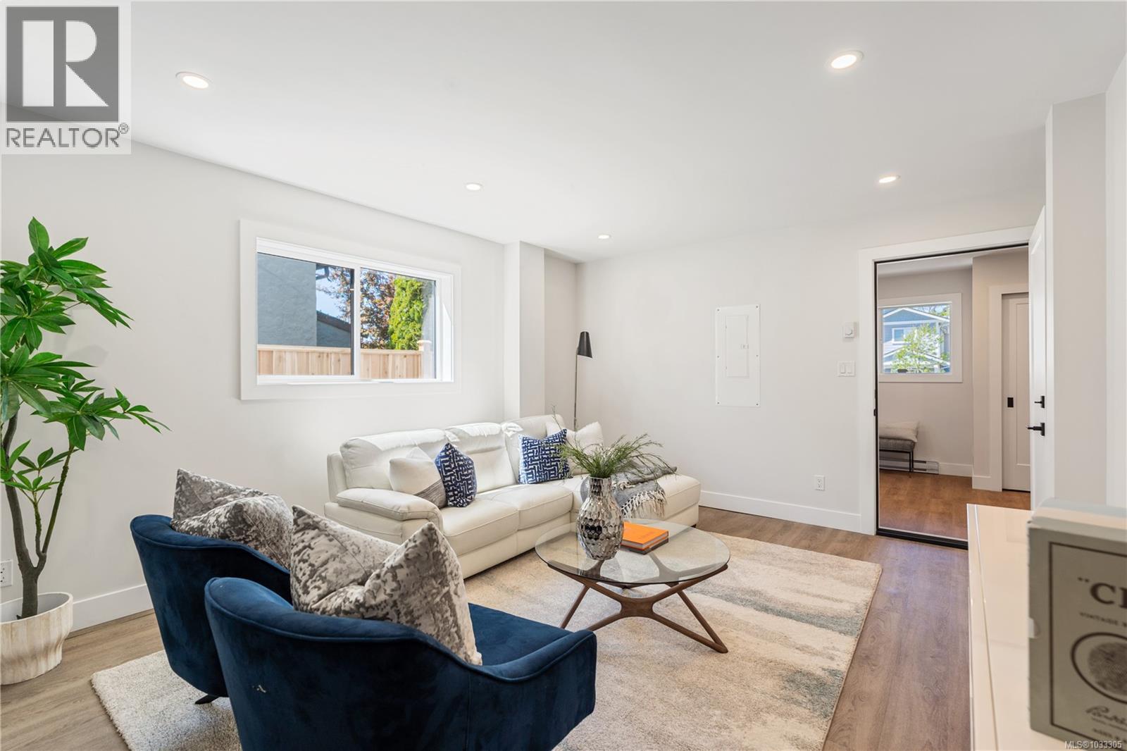 1 921 Dale Street, Saanich