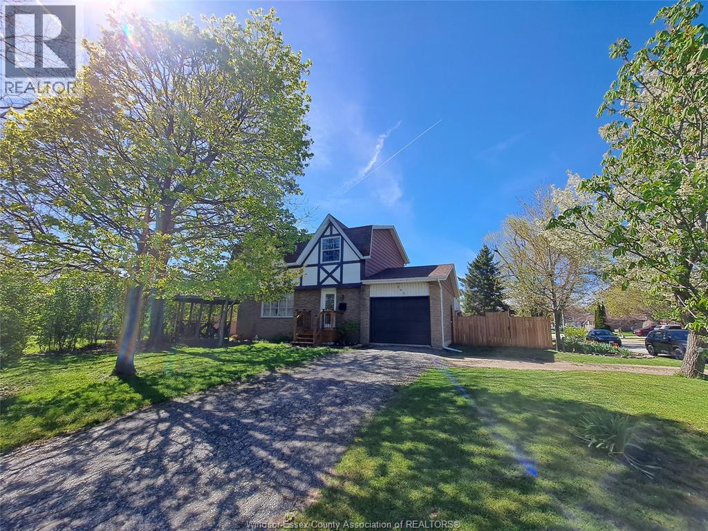 343 BRIEN AVENUE West, Essex, Ontario, N8M1W7 — Photo 2