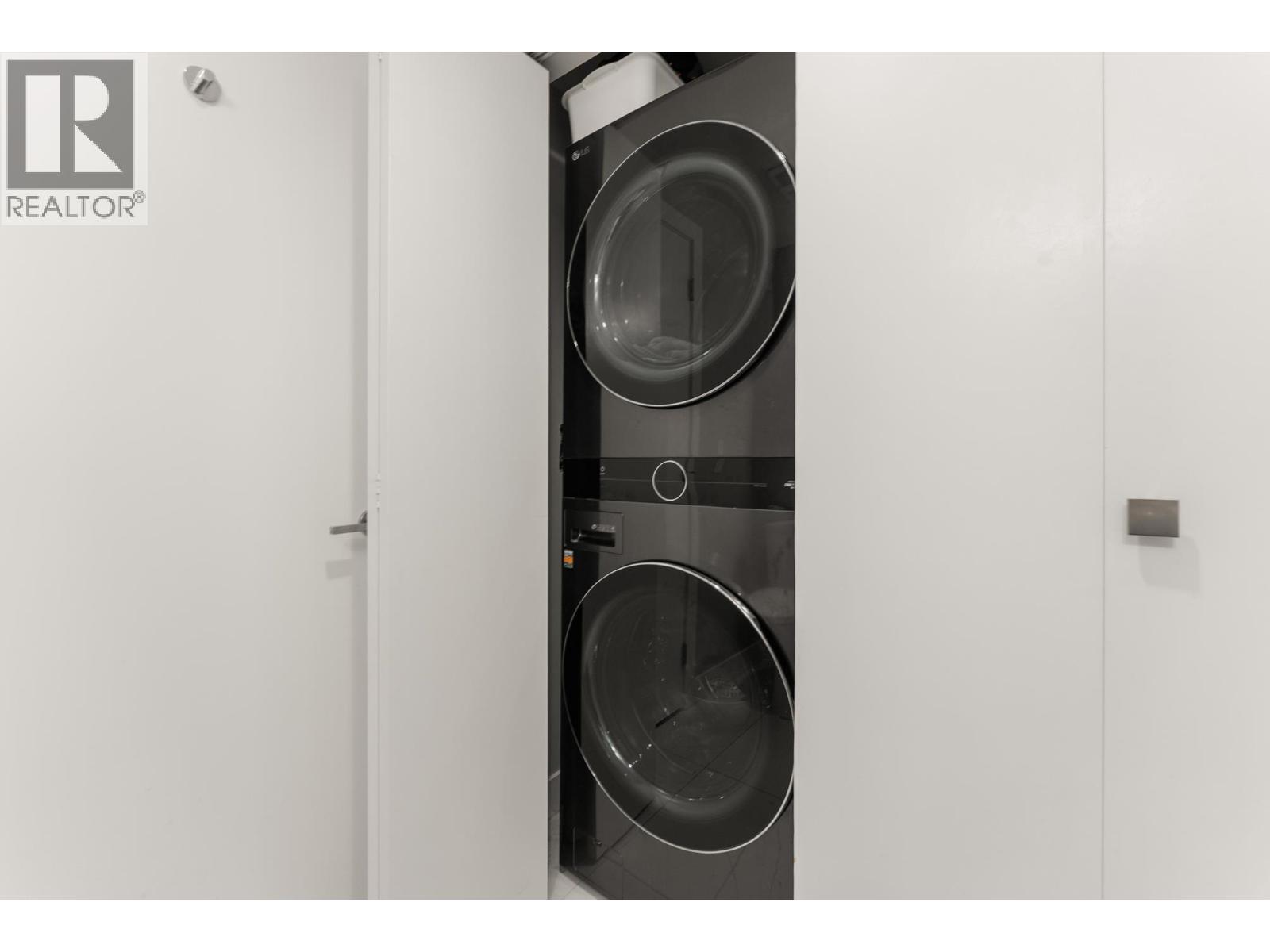 #19-10133 RIVER Drive, Richmond