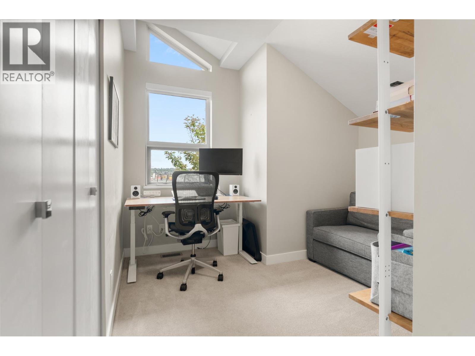 #19-10133 RIVER Drive, Richmond