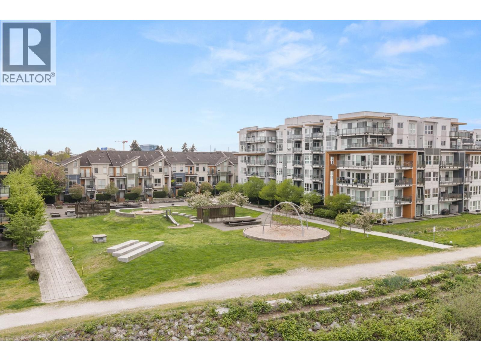 #19-10133 RIVER Drive, Richmond