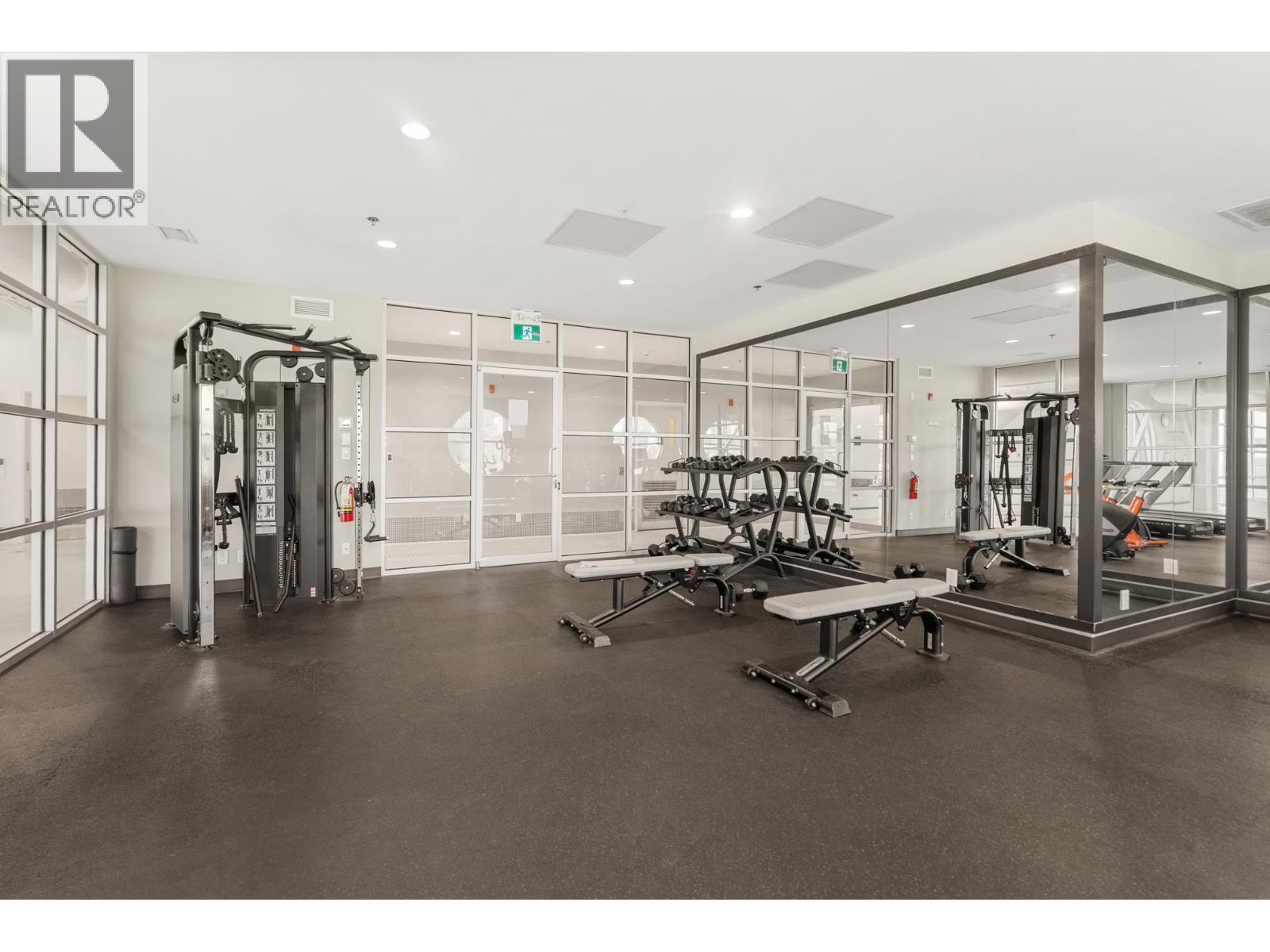 #19-10133 RIVER Drive, Richmond