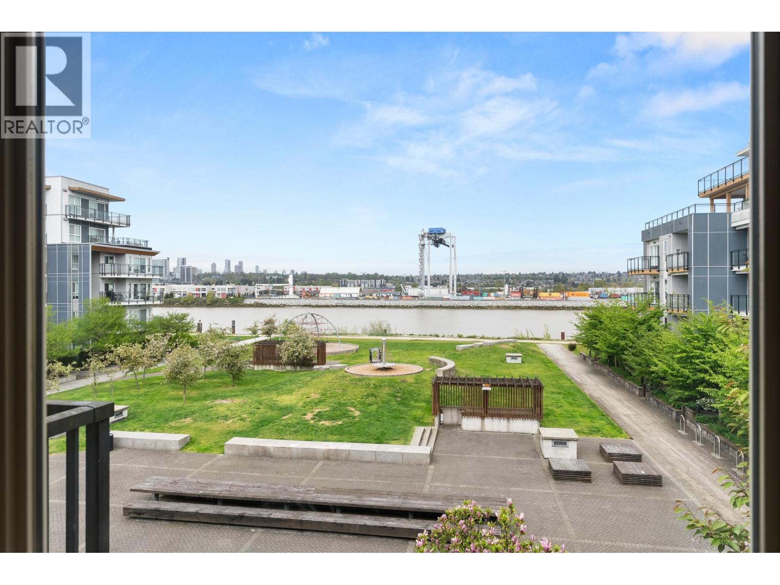 #19-10133 RIVER Drive, Richmond