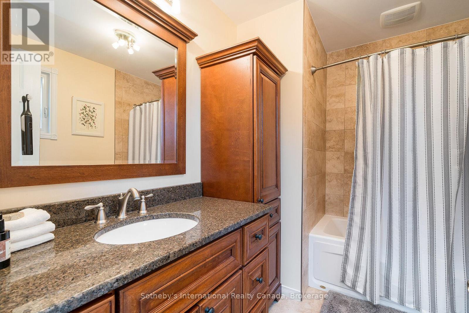 126 BRAMBEL ROAD - 16