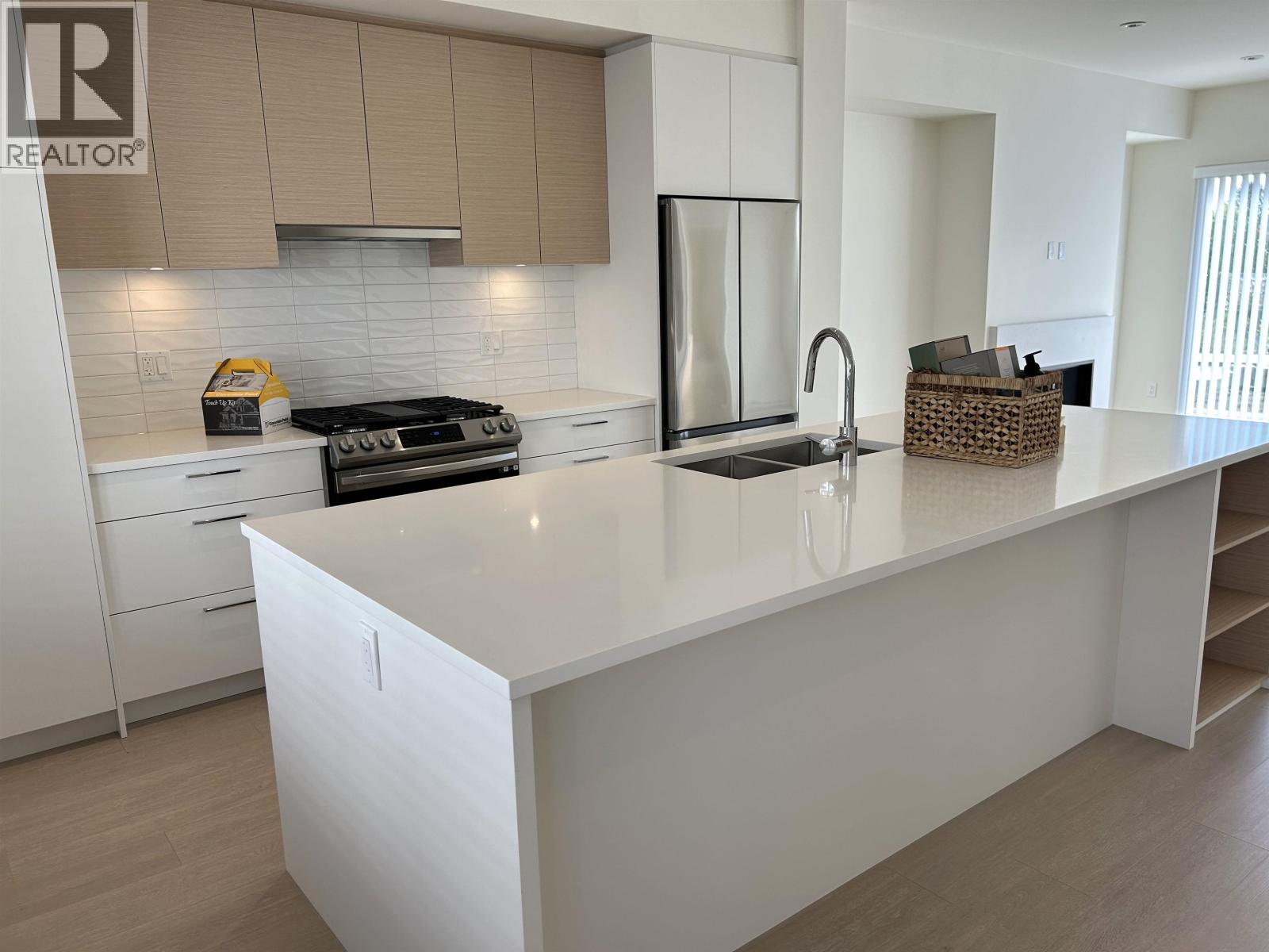 6 629 SOUTH DYKE ROAD, New Westminster
