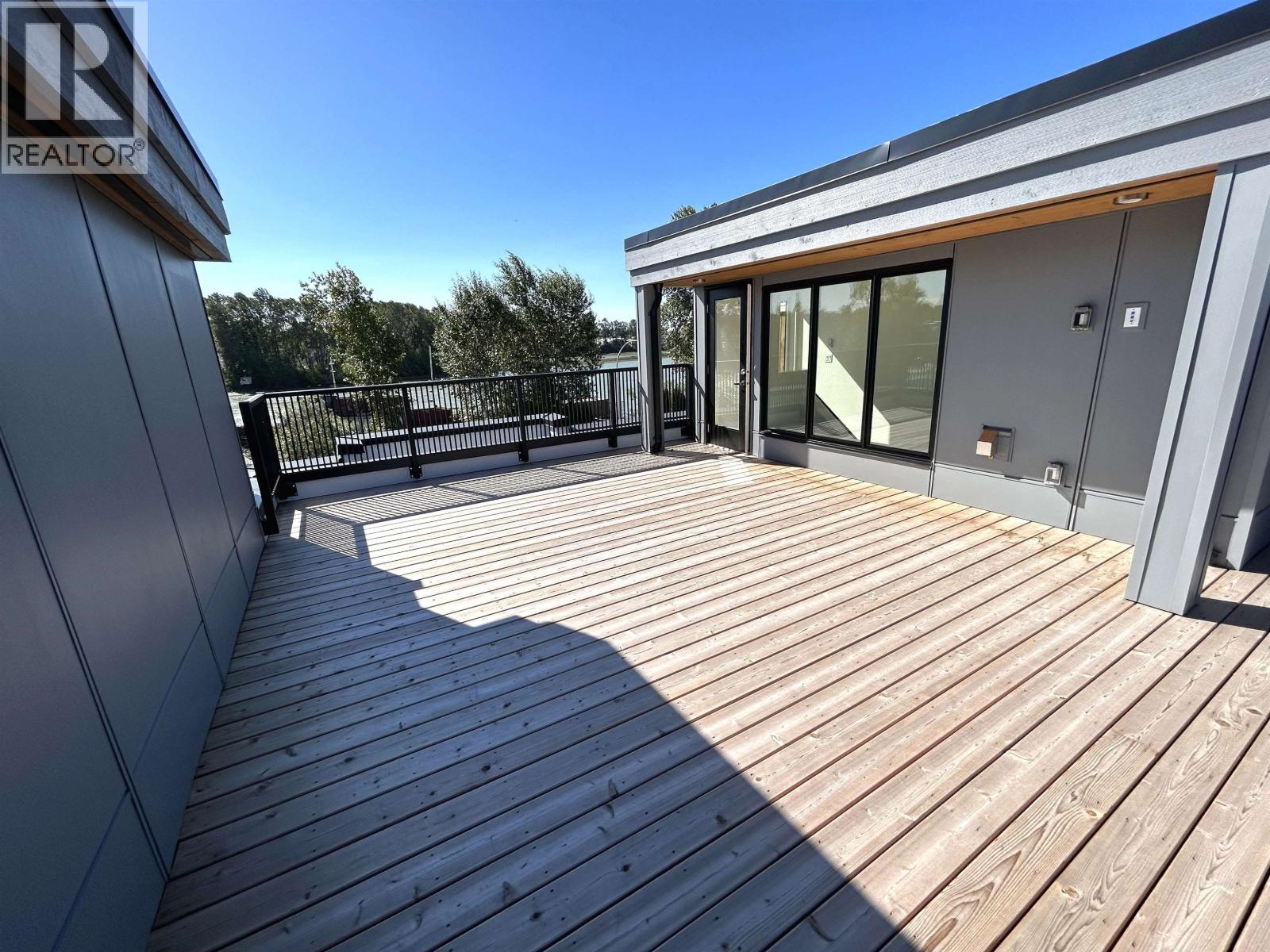 6 629 SOUTH DYKE ROAD, New Westminster