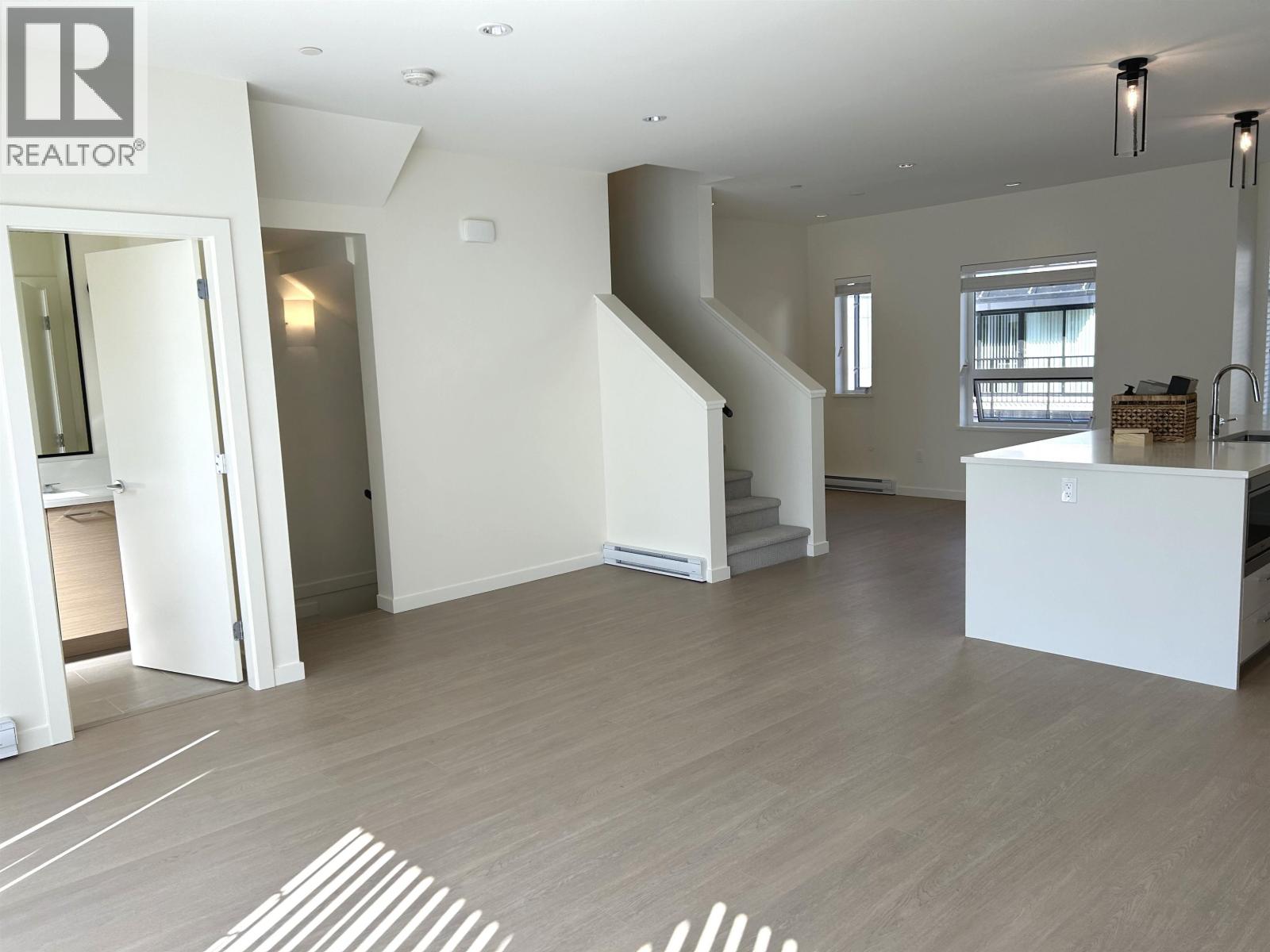 6 629 SOUTH DYKE ROAD, New Westminster