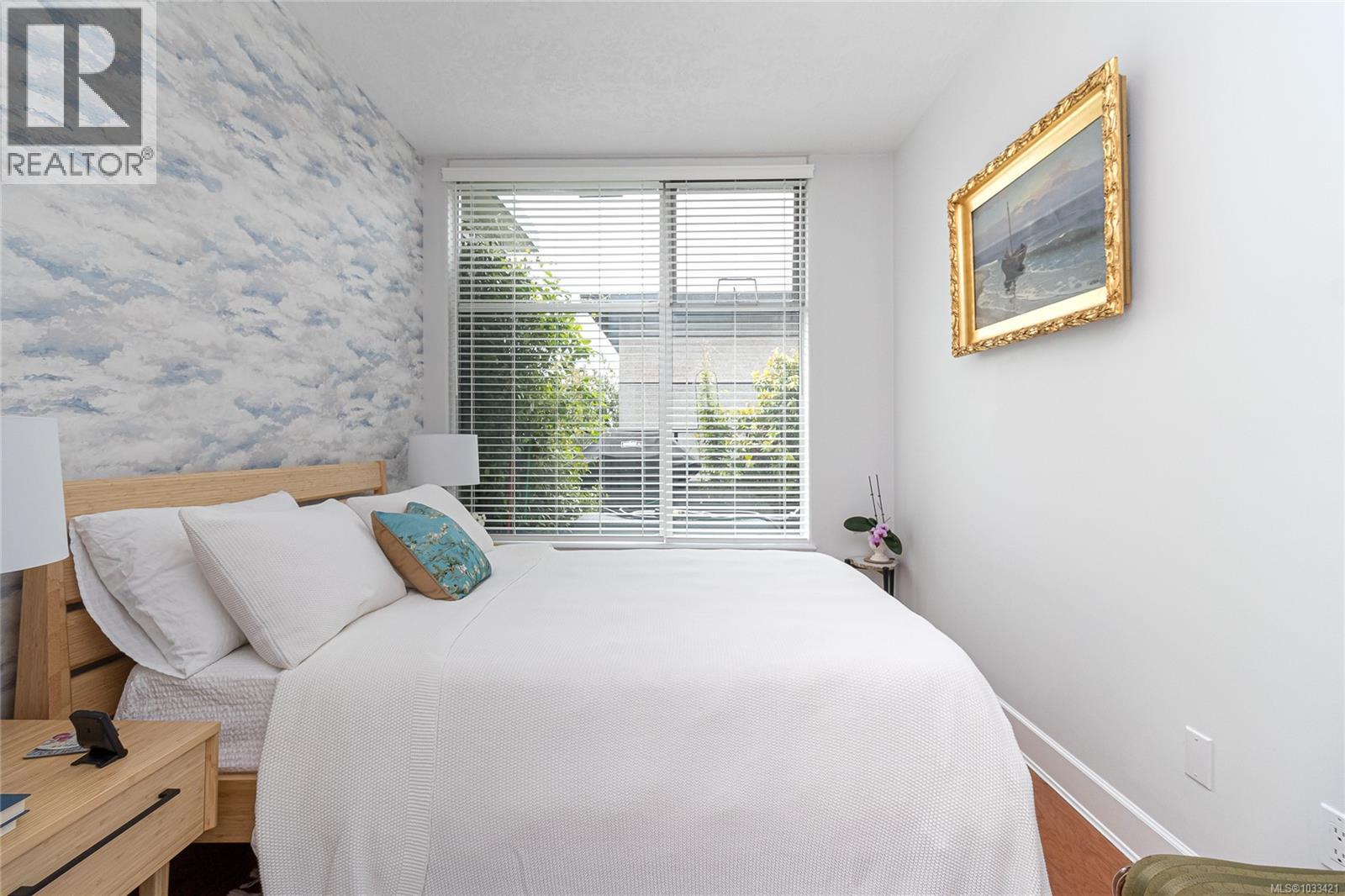 #206 1831 Oak Bay Ave - 14