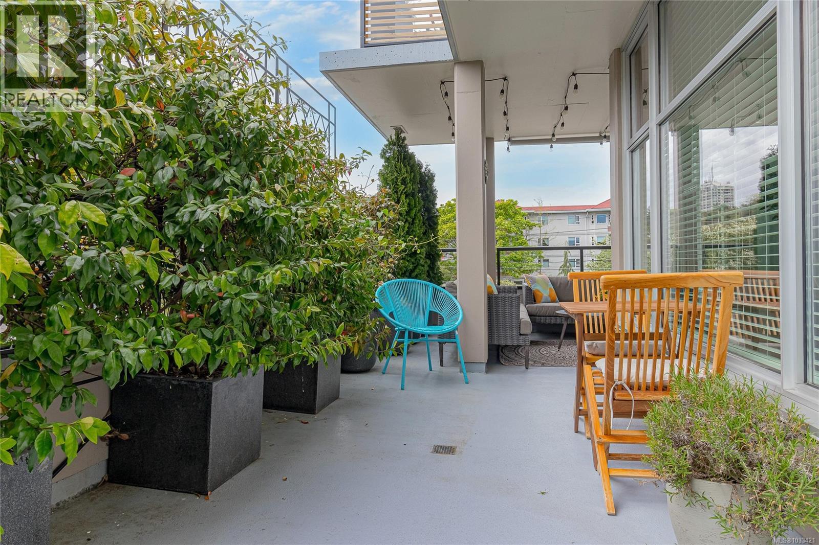 #206 1831 Oak Bay Ave - 22