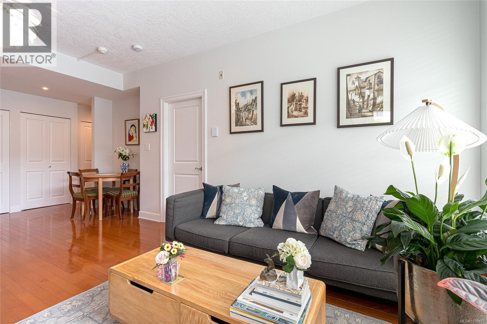 #206 1831 Oak Bay Ave - 6