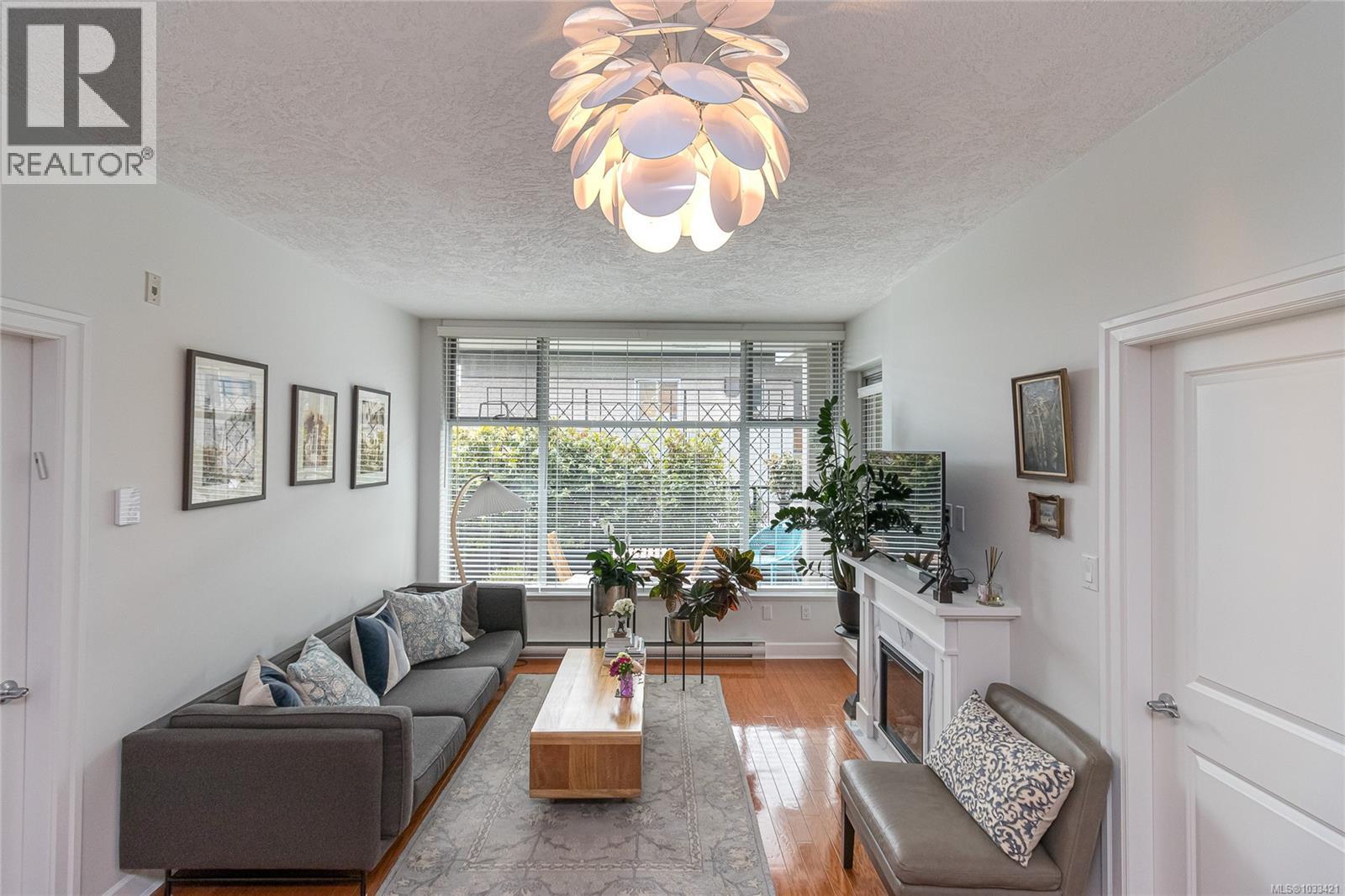#206 1831 Oak Bay Ave - 8