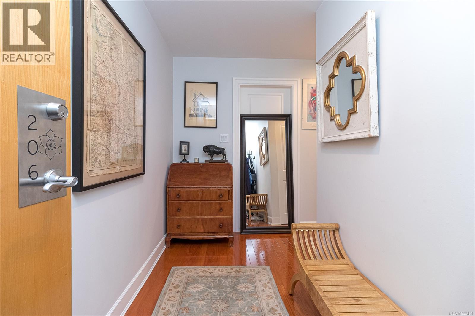 #206 1831 Oak Bay Ave - Image 3