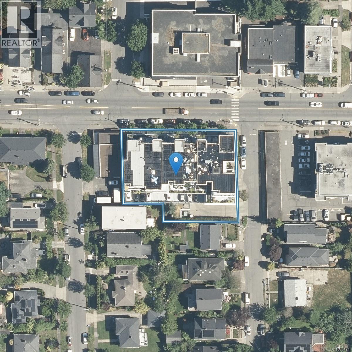 #206 1831 Oak Bay Ave - 35