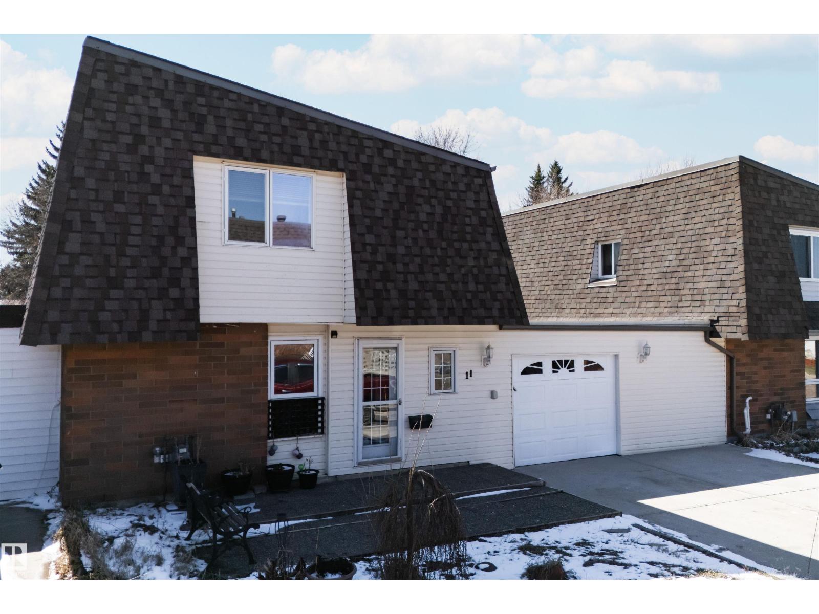 11 GREENFIELD ES, St. Albert