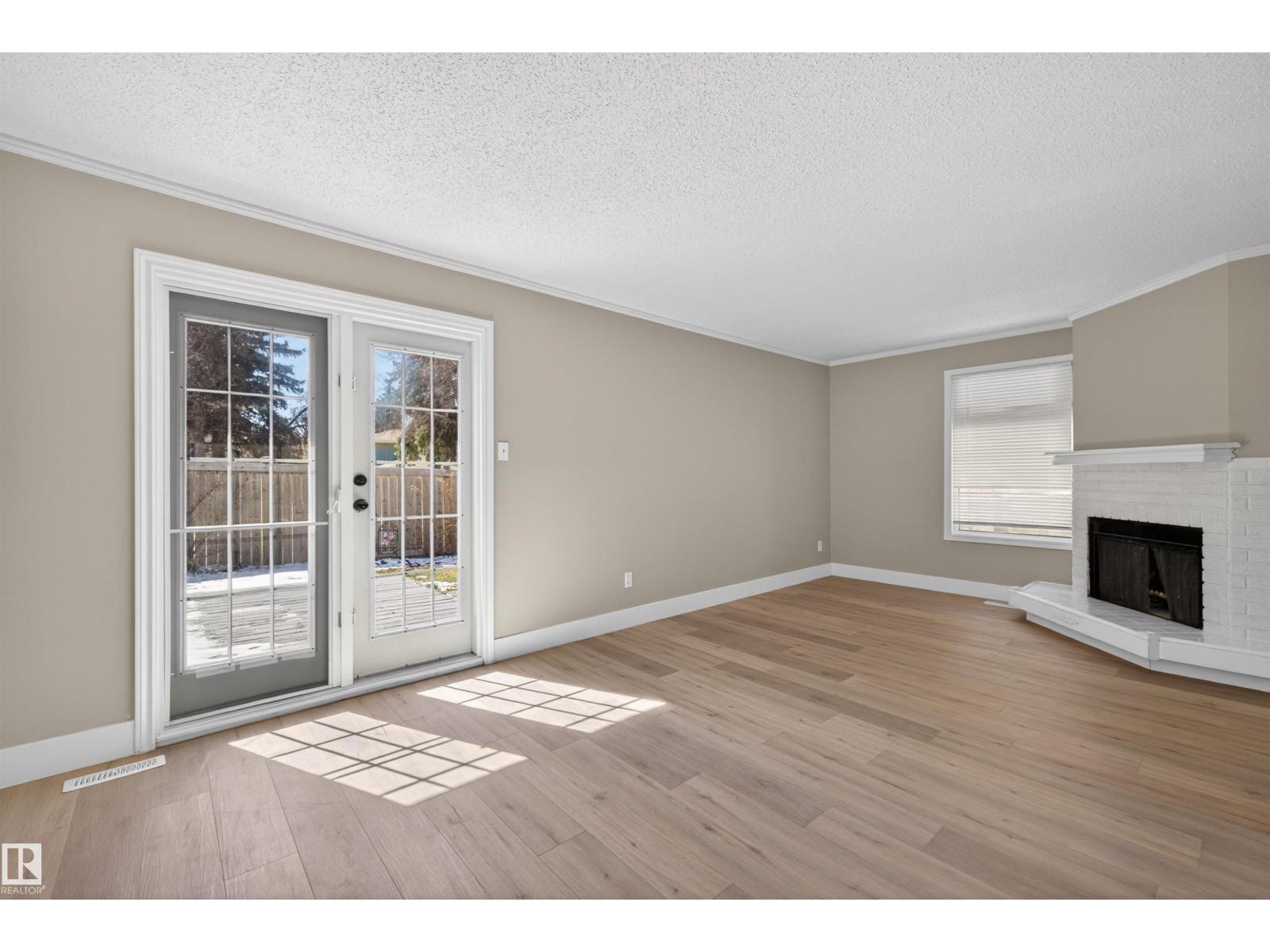 11 GREENFIELD ES, St. Albert