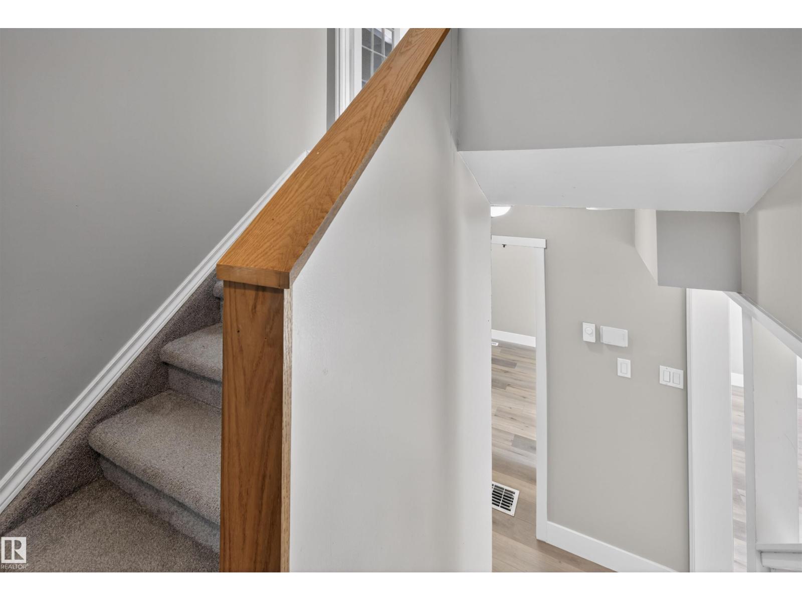 11 GREENFIELD ES, St. Albert