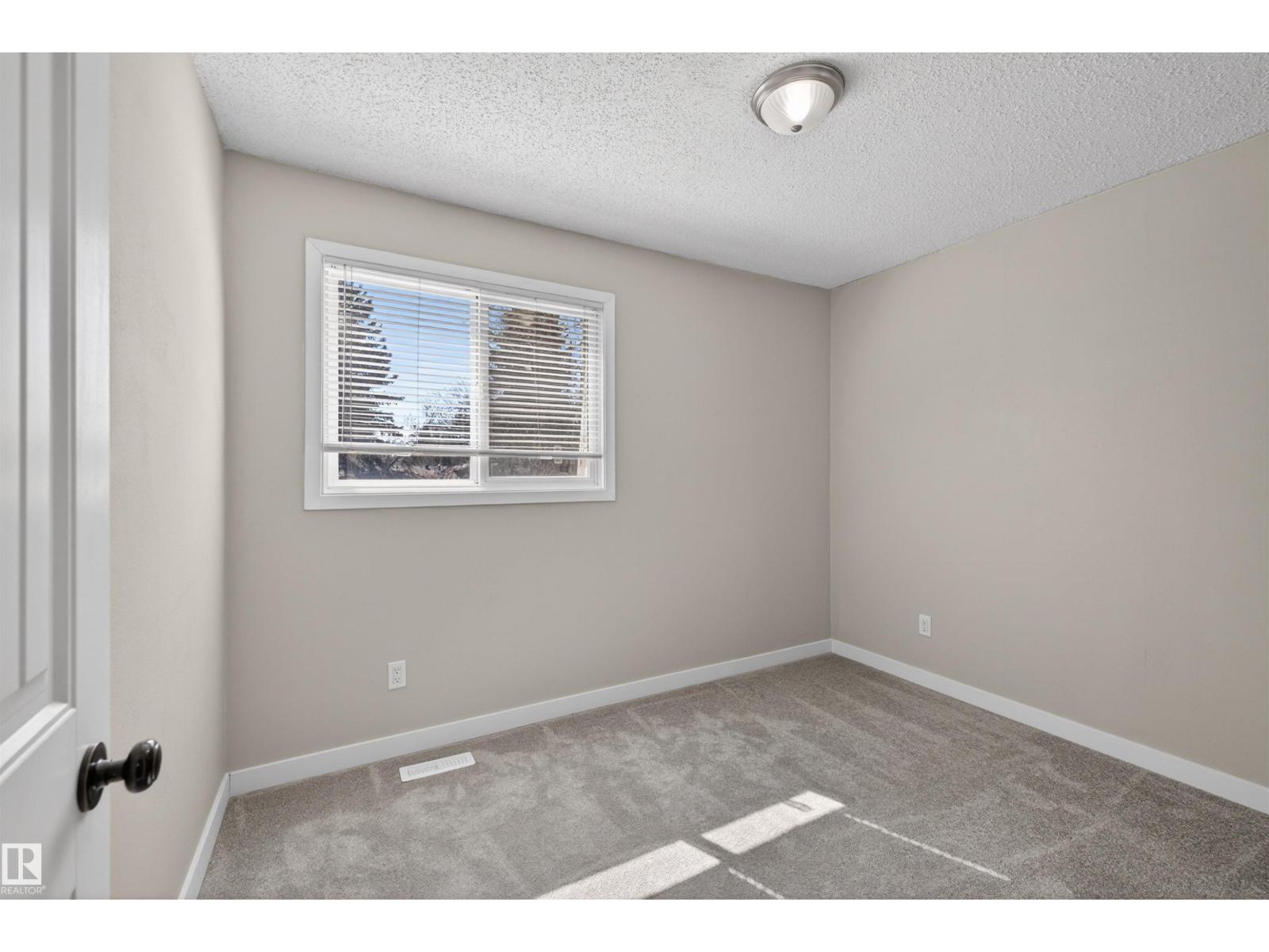 11 GREENFIELD ES, St. Albert