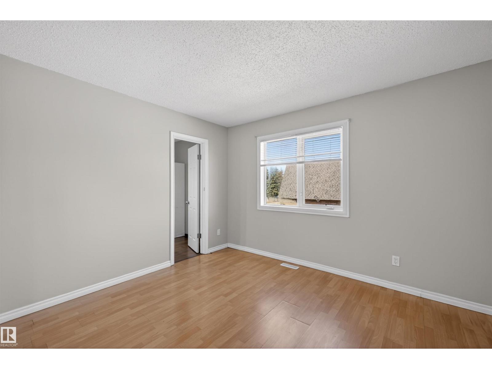 11 GREENFIELD ES, St. Albert