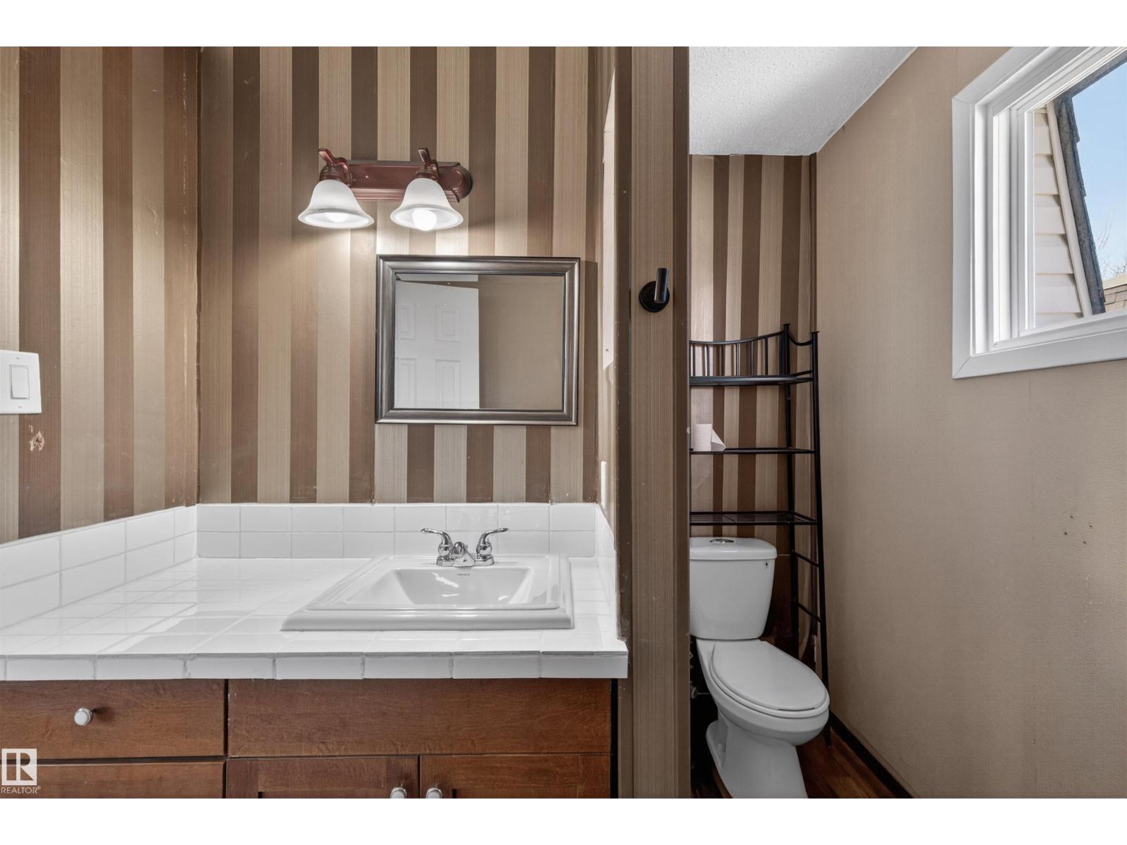 11 GREENFIELD ES, St. Albert