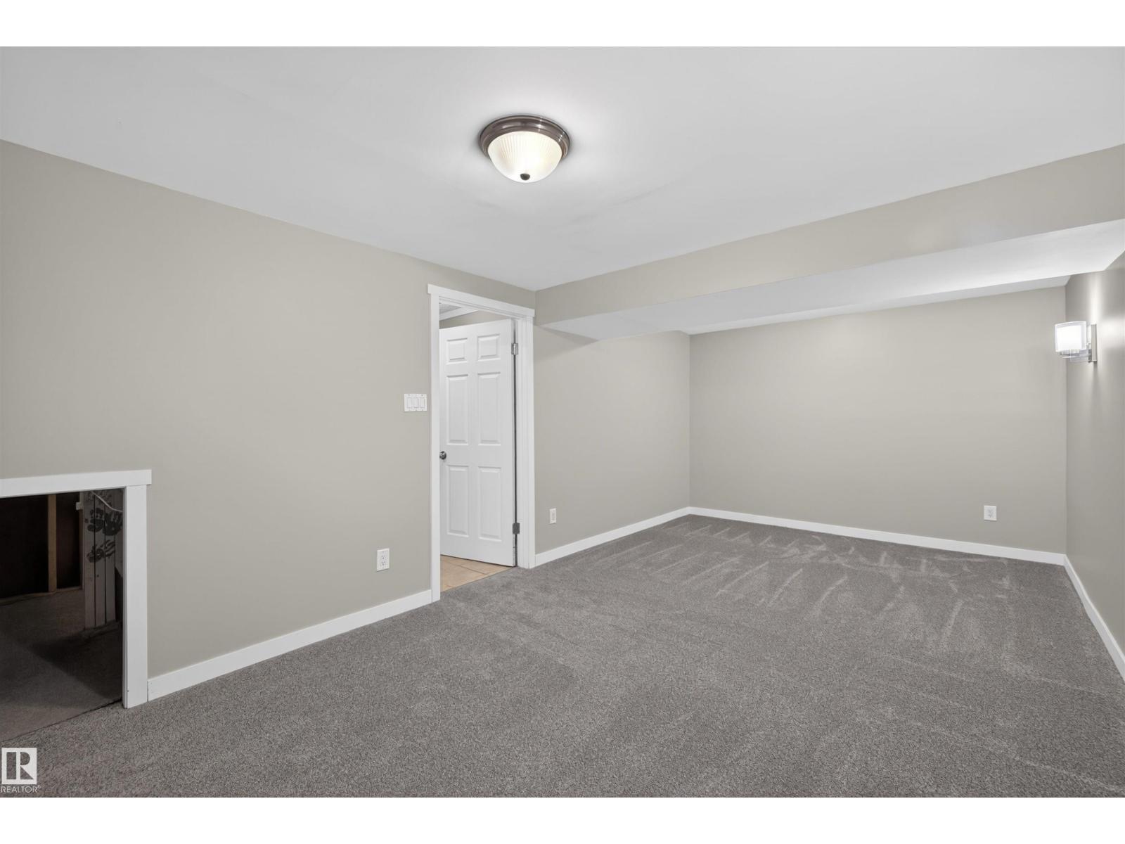 11 GREENFIELD ES, St. Albert