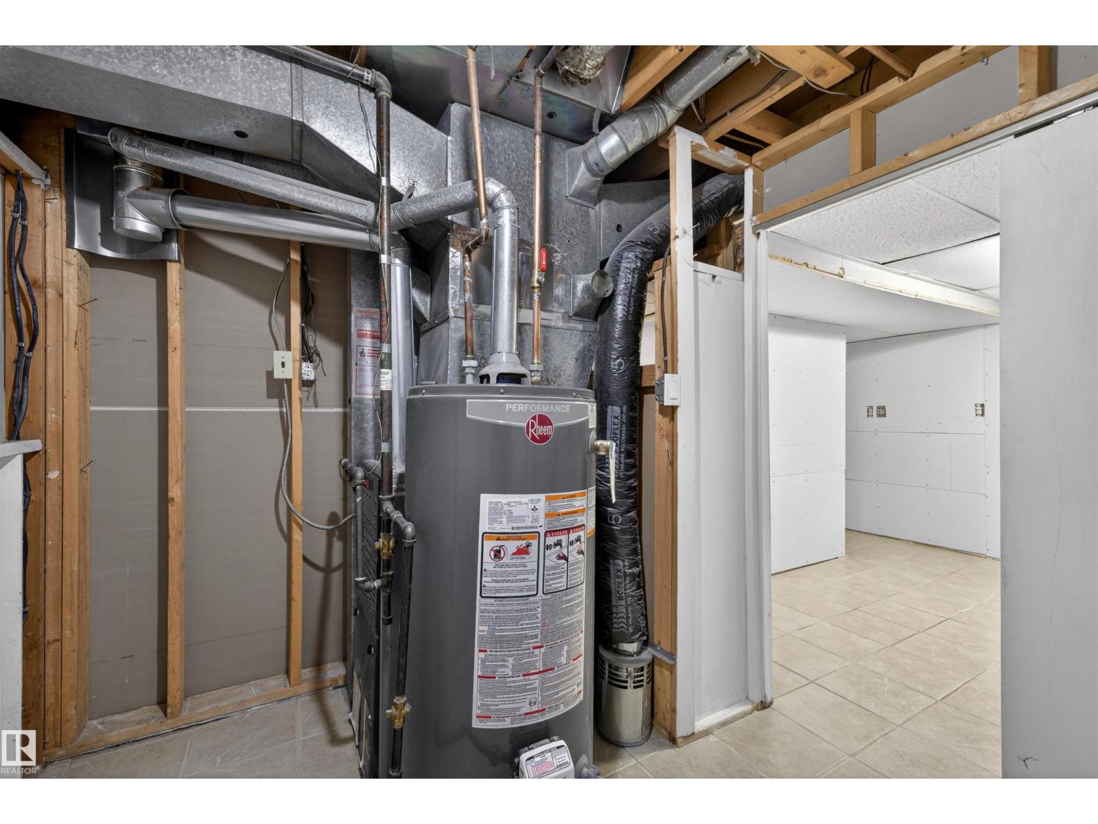 11 GREENFIELD ES, St. Albert