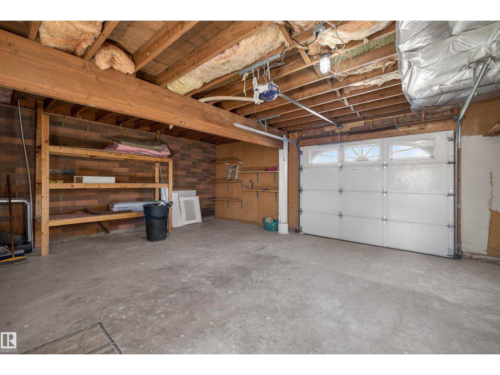 11 GREENFIELD ES, St. Albert