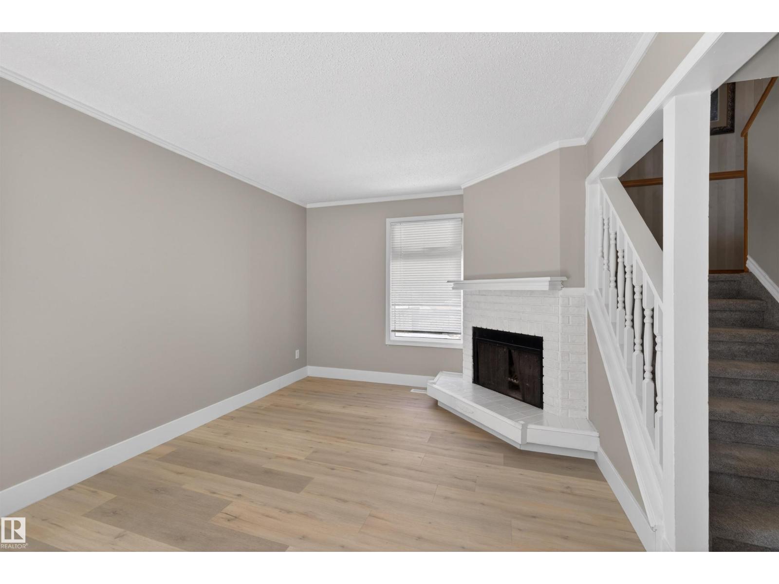 11 GREENFIELD ES, St. Albert