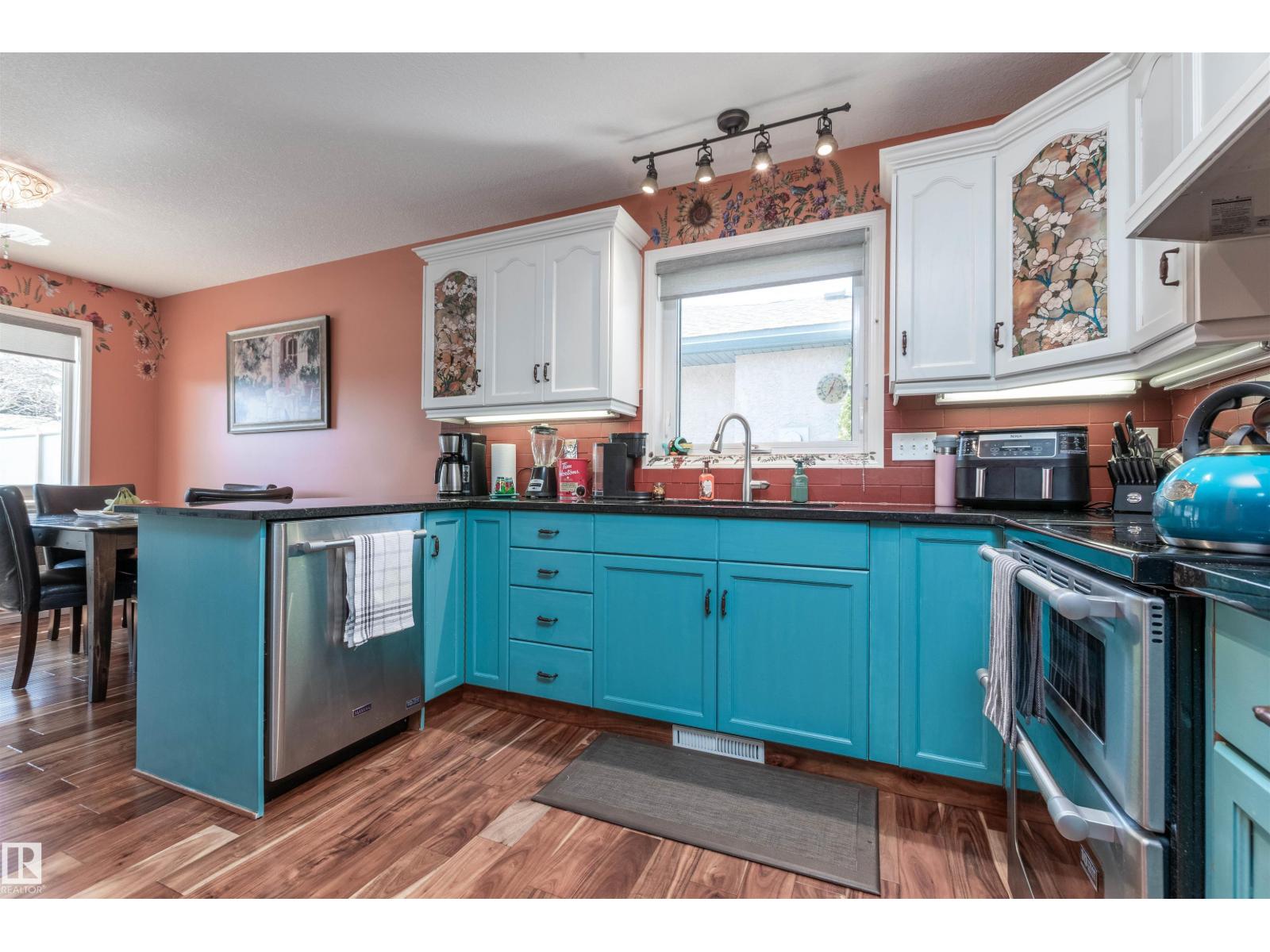 31 ESTATES CO, Sherwood Park