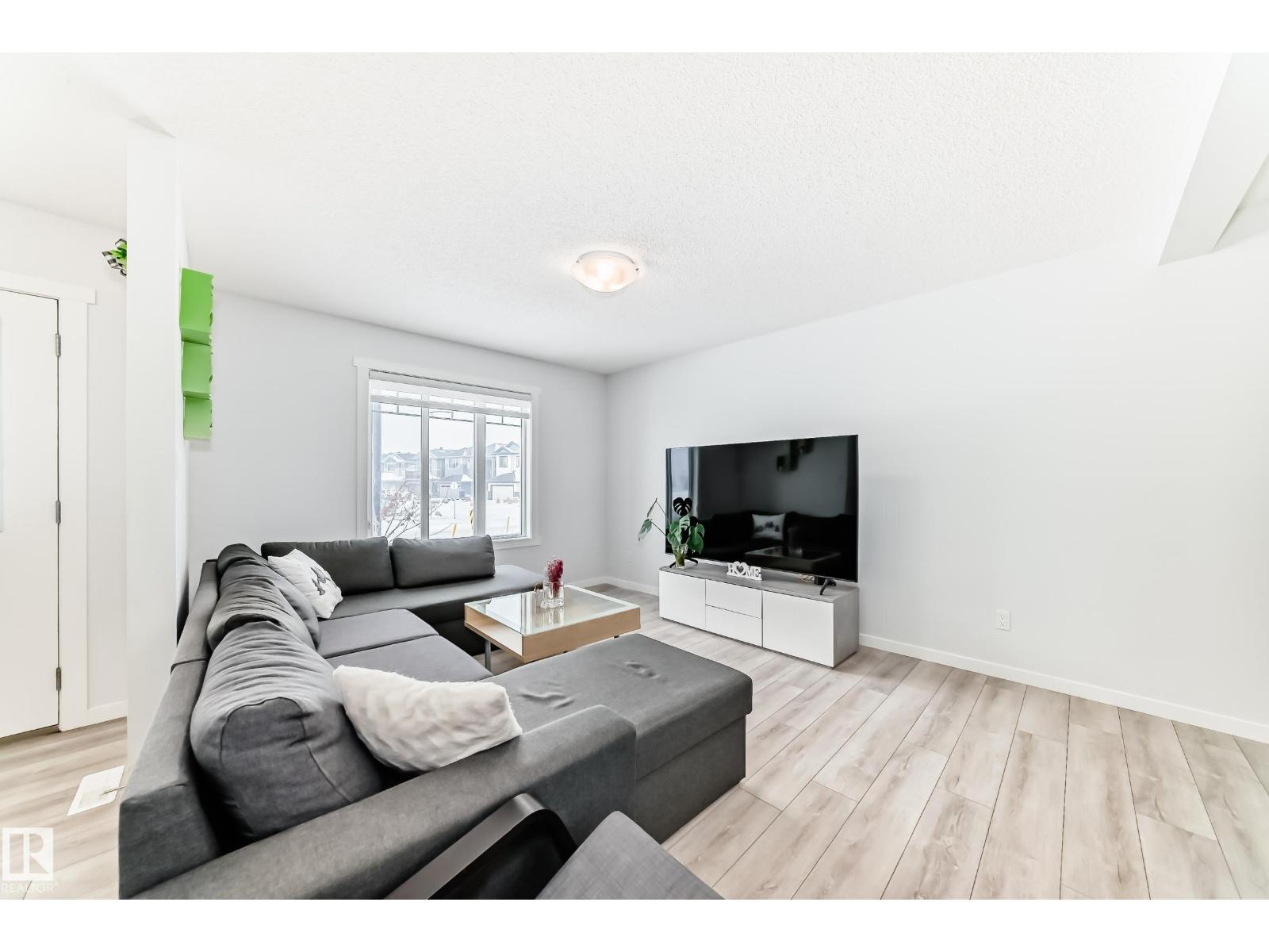2505 14 AV NW, Edmonton
