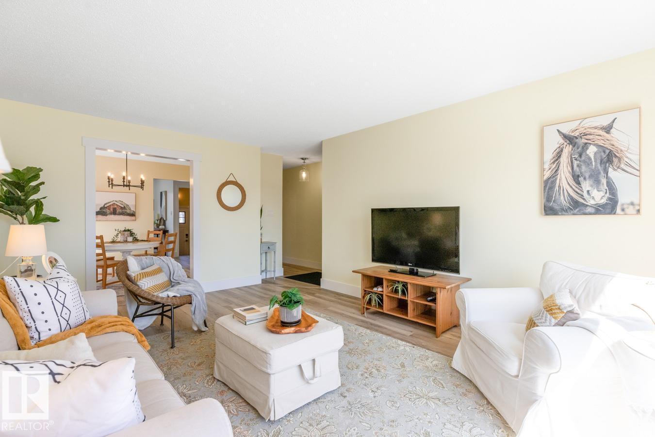 6908 19 AV NW, Edmonton