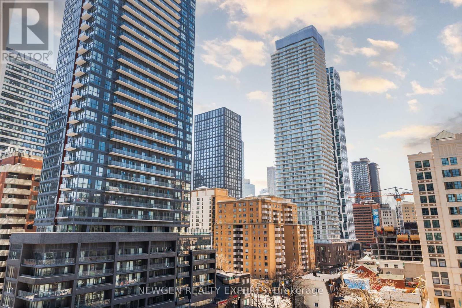 Listing photo of 1624 - 251 JARVIS STREET