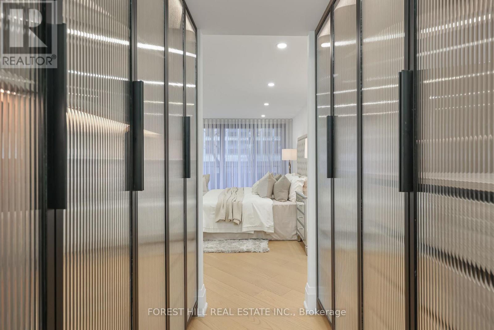 #115 349 ST CLAIR AVENUE W - 14