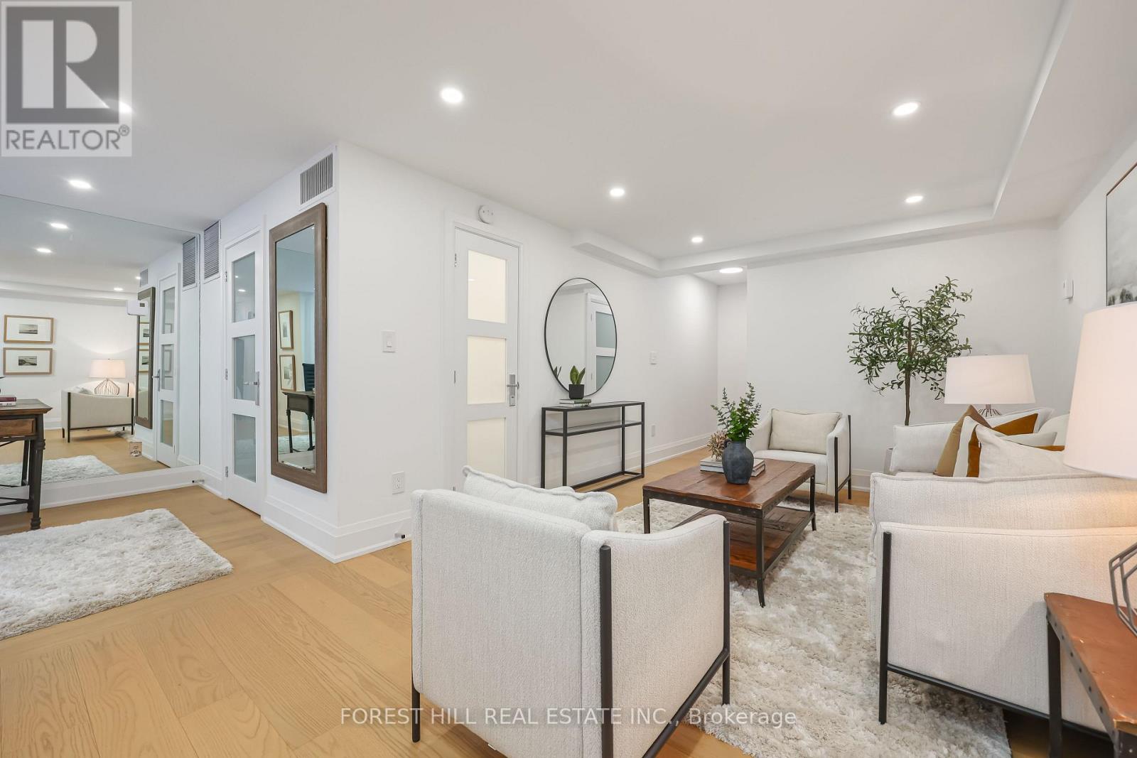 #115 349 ST CLAIR AVENUE W - 22