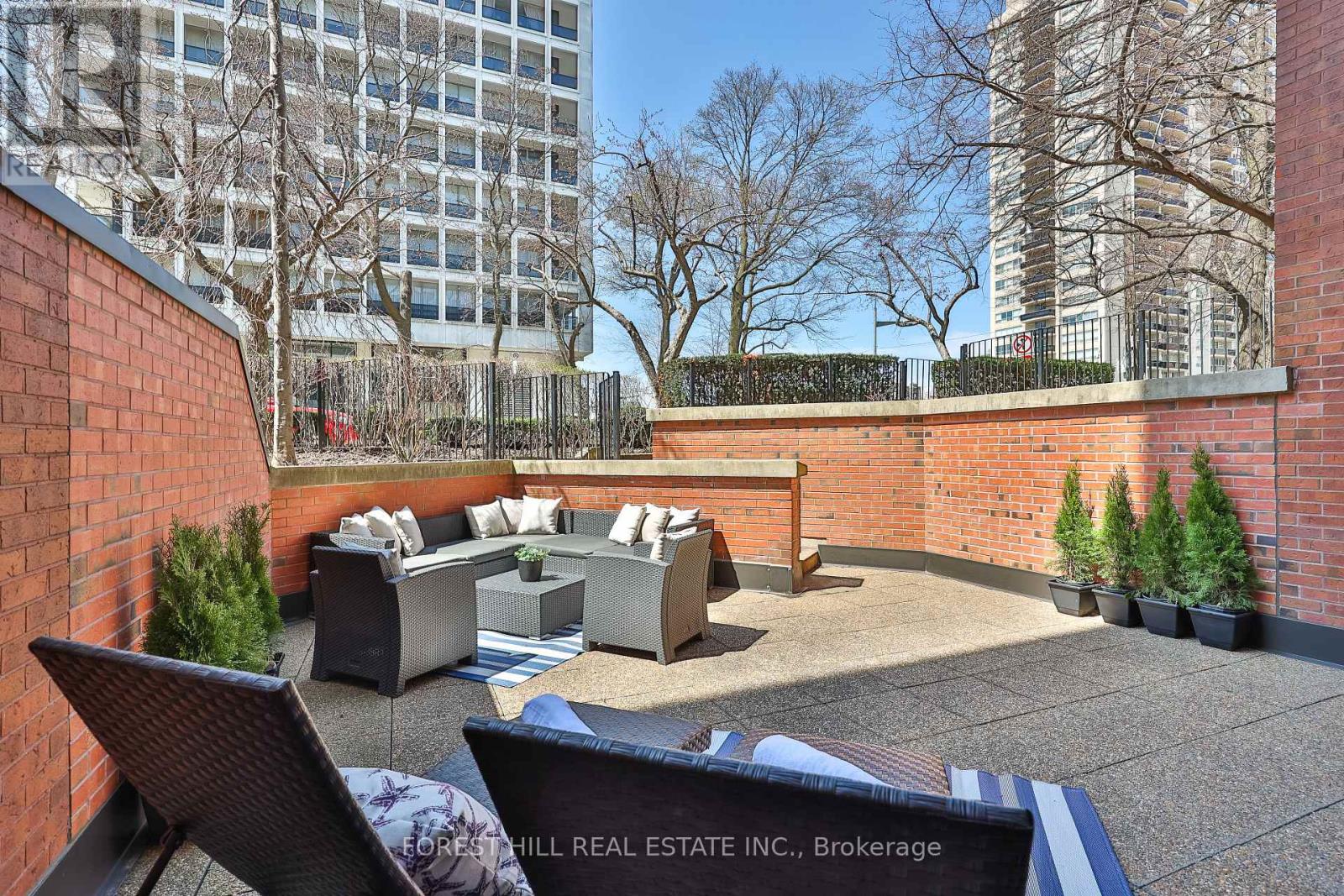 #115 349 ST CLAIR AVENUE W - 26