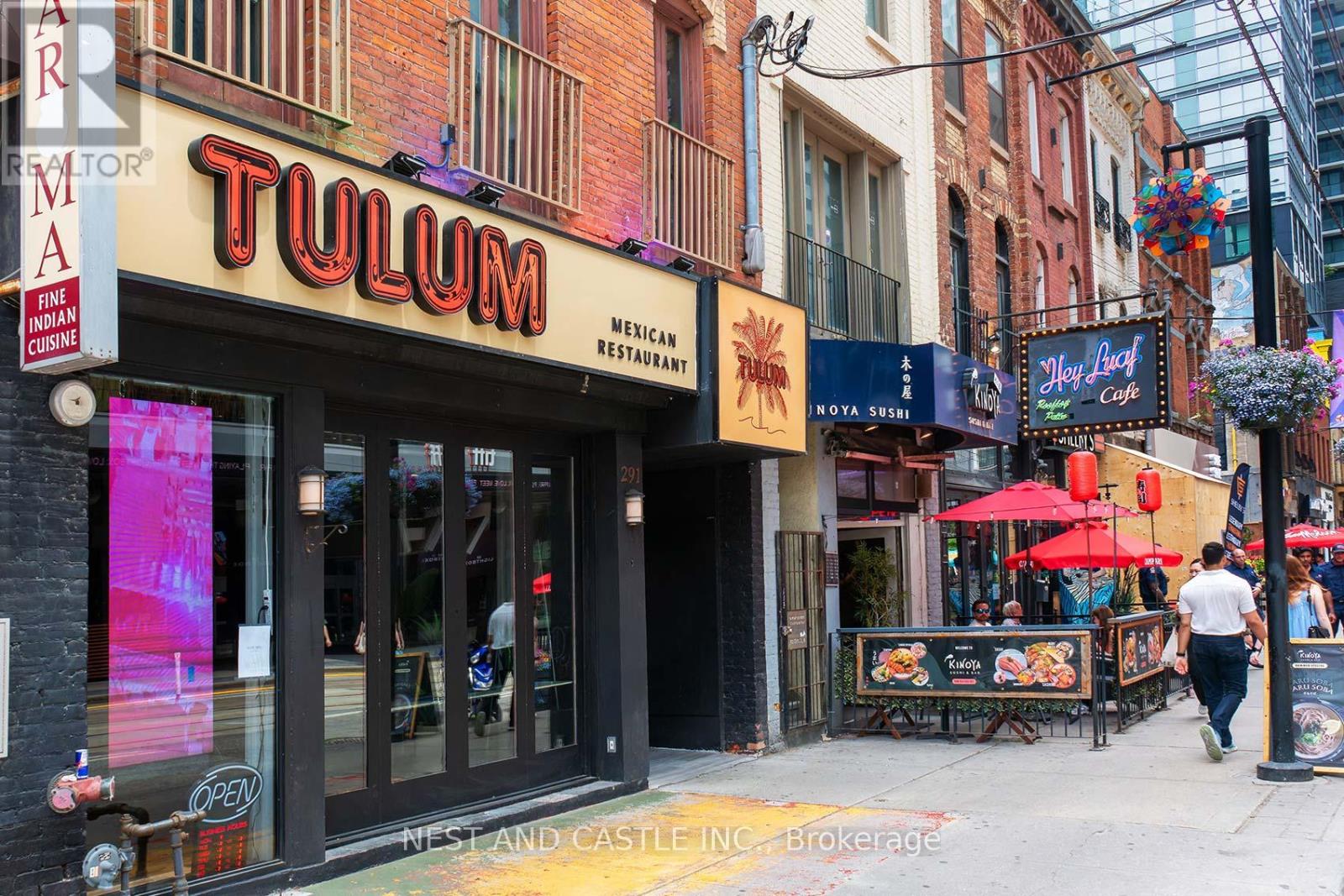 #4104 327 KING STREET W - 31