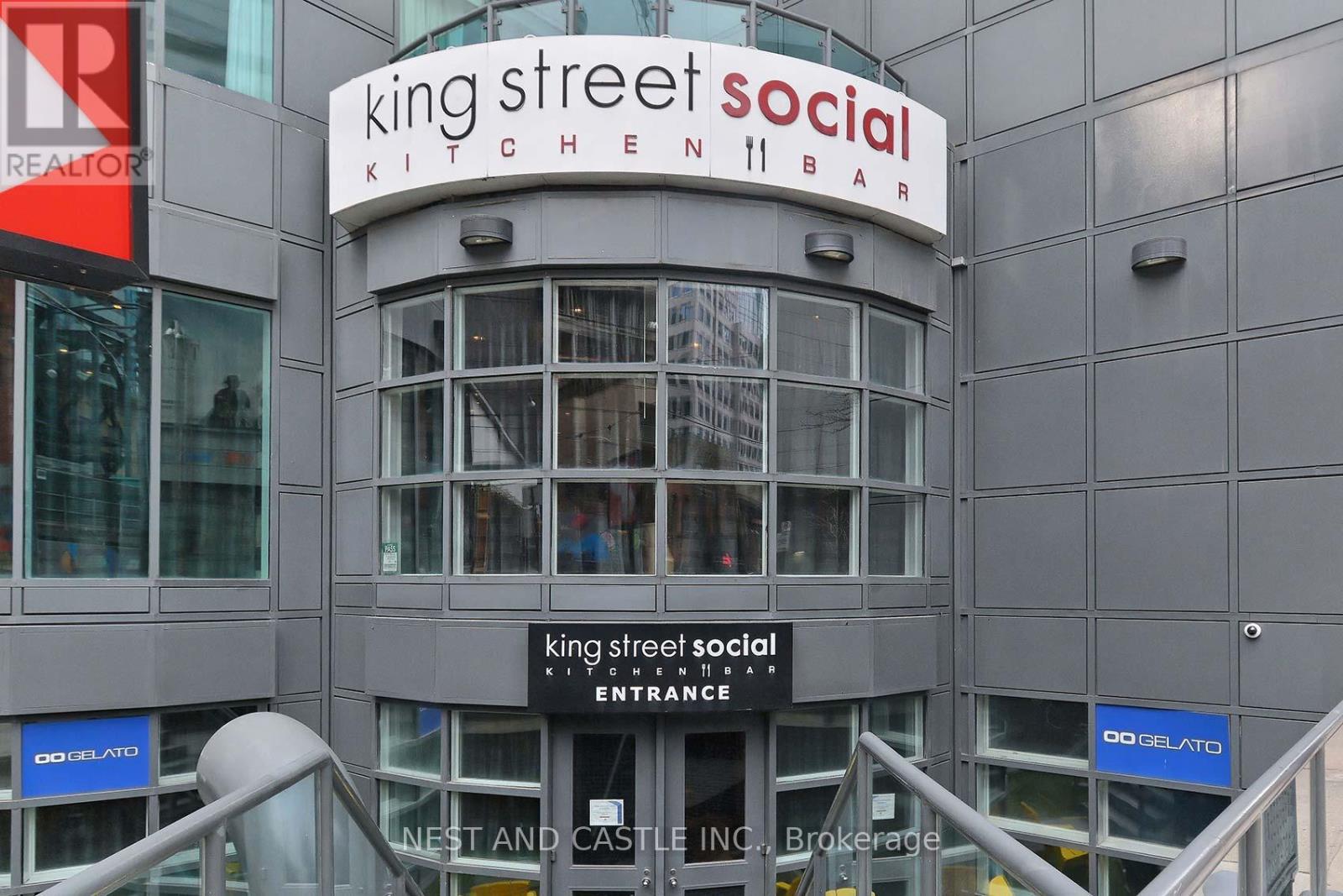 #4104 327 KING STREET W - 32
