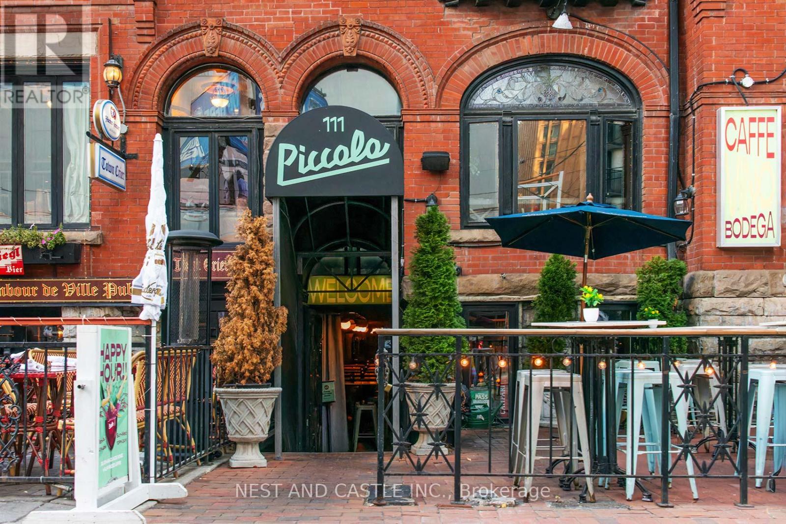 #4104 327 KING STREET W - 34