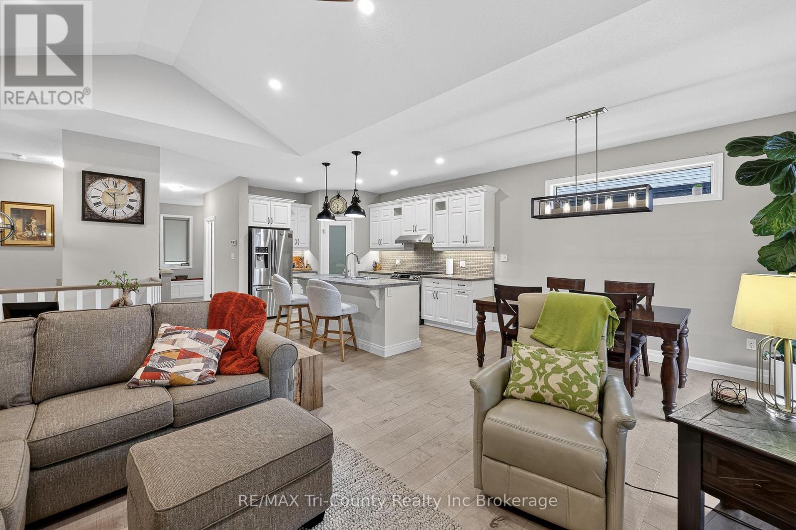 150 DENRICH AVENUE - 10