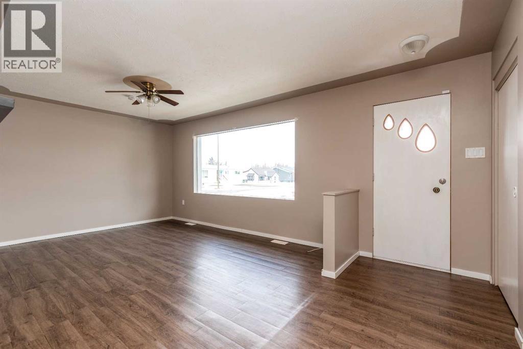 4801 42 Street - photo 2