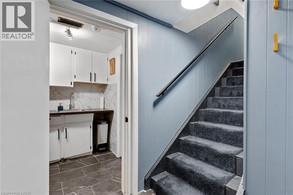 34 CHRISTOPHER Drive - 24