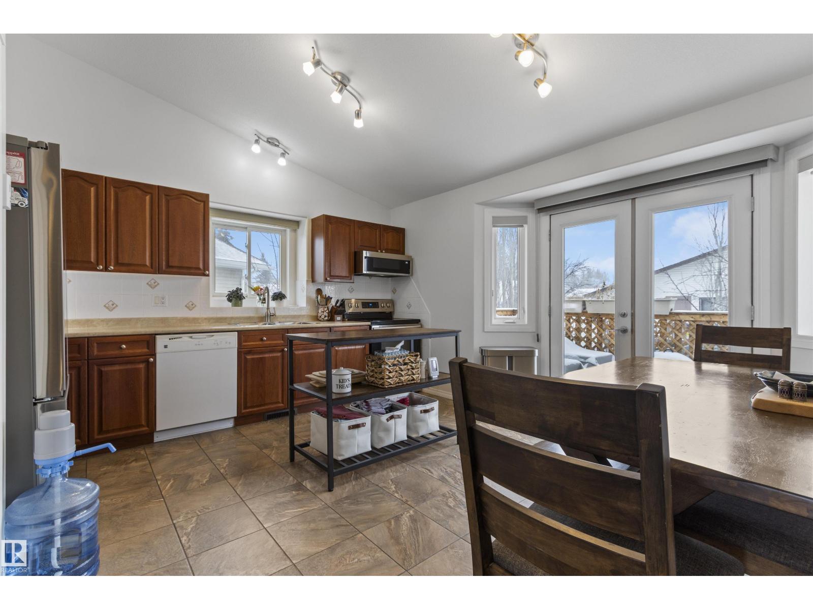 3728 48B AV — photo 18