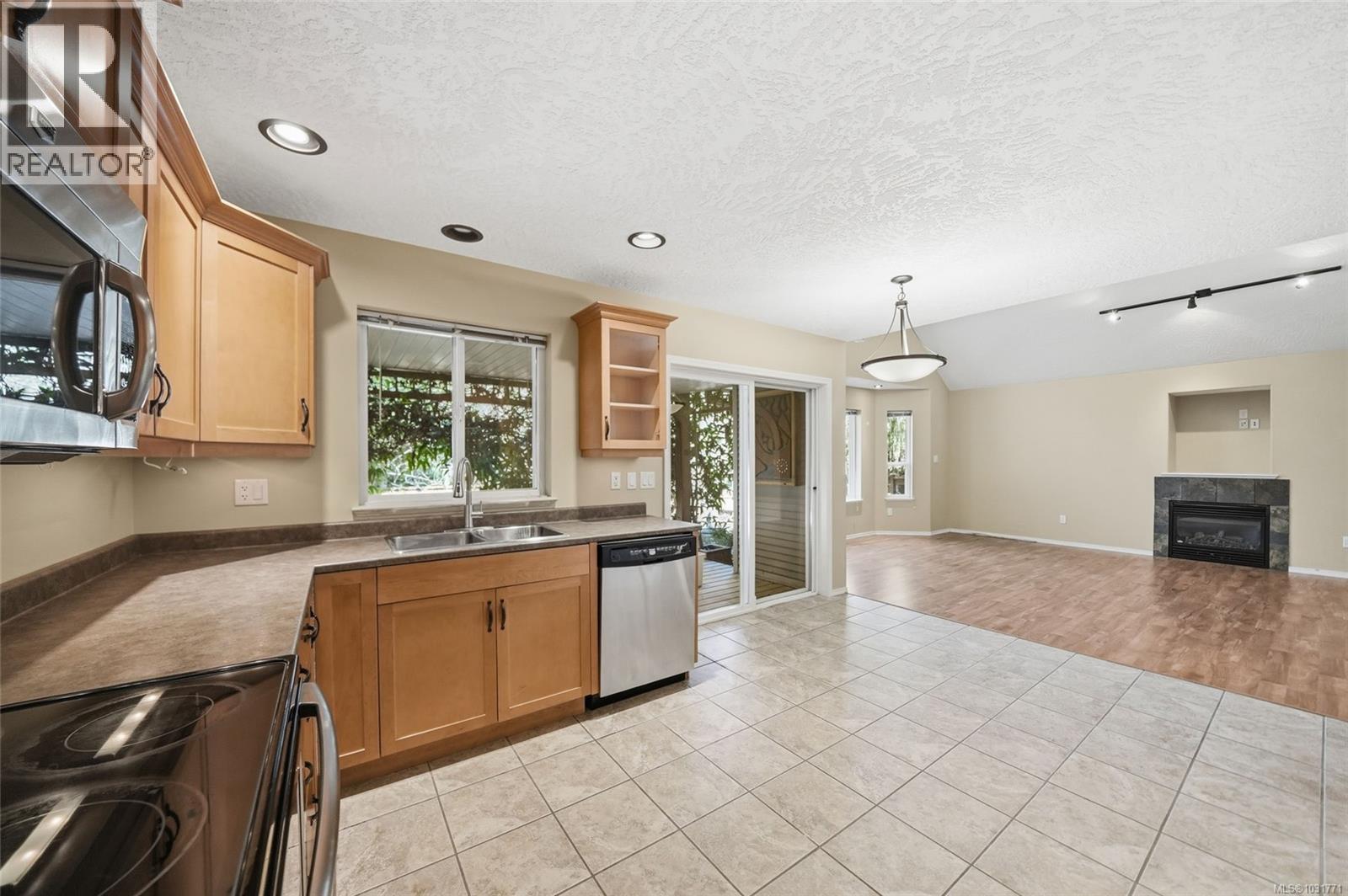 1727 Miama Crt - 19