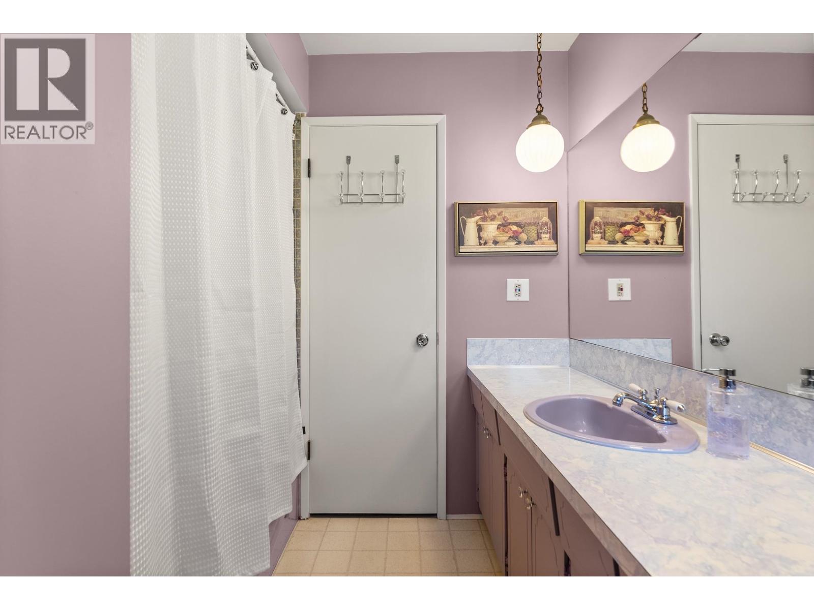 905 EDEN Crescent, Tsawwassen