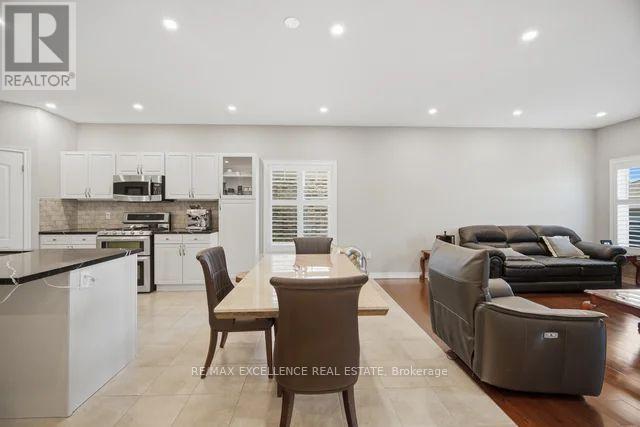 22 WARDLAW AVENUE - 13