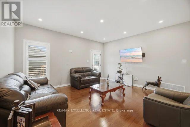 22 WARDLAW AVENUE - 16