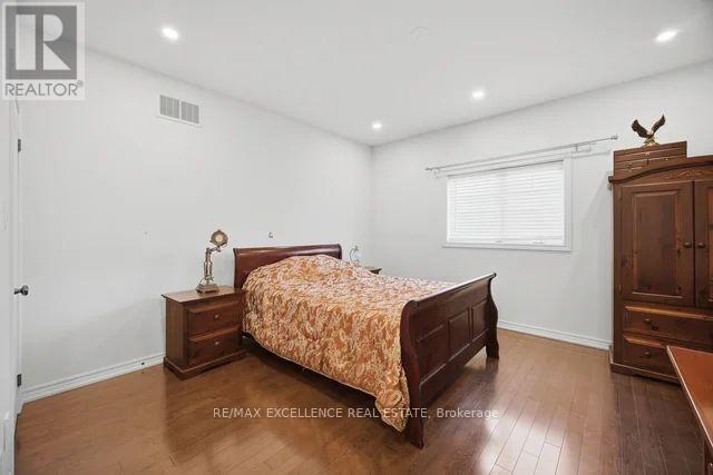 22 WARDLAW AVENUE - 19